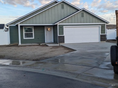 This open floor plan home is designed for an elegant and cozy on Scotch Pines Golf Course in Idaho - for sale on GolfHomes.com, golf home, golf lot