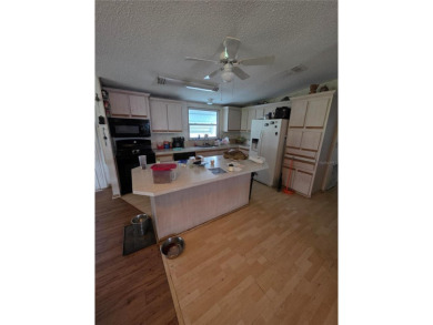 Welcome to this well-kept 2-bedroom, 2-bath home in the popular on Brookridge Country Club in Florida - for sale on GolfHomes.com, golf home, golf lot