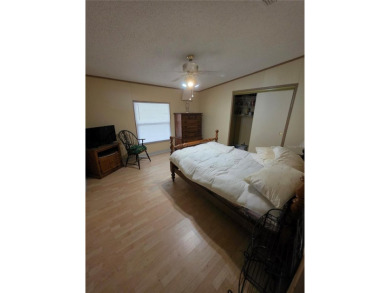 Welcome to this well-kept 2-bedroom, 2-bath home in the popular on Brookridge Country Club in Florida - for sale on GolfHomes.com, golf home, golf lot