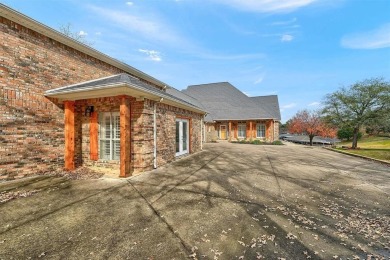 One word describes this lake front property, WOW. 3 bedrooms 3 on Lake Kiowa Golf Course in Texas - for sale on GolfHomes.com, golf home, golf lot