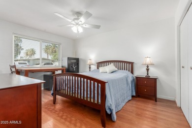 Beautifully kept 2BD/2BA 1,269 sqft golf-course home with leased on Sun City South Golf Course in Arizona - for sale on GolfHomes.com, golf home, golf lot