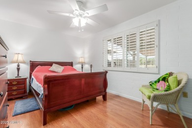 Beautifully kept 2BD/2BA 1,269 sqft golf-course home with leased on Sun City South Golf Course in Arizona - for sale on GolfHomes.com, golf home, golf lot