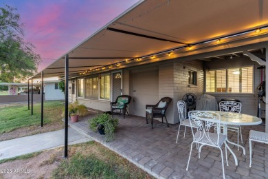 Beautifully kept 2BD/2BA 1,269 sqft golf-course home with leased on Sun City South Golf Course in Arizona - for sale on GolfHomes.com, golf home, golf lot