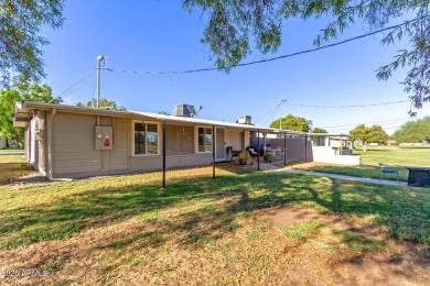 Beautifully kept 2BD/2BA 1,269 sqft golf-course home with leased on Sun City South Golf Course in Arizona - for sale on GolfHomes.com, golf home, golf lot