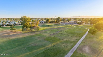 Beautifully kept 2BD/2BA 1,269 sqft golf-course home with leased on Sun City South Golf Course in Arizona - for sale on GolfHomes.com, golf home, golf lot