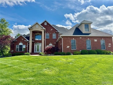 Gorgeous, Meticulously Maintained One-Owner Home on a on Far Oaks Golf Club in Illinois - for sale on GolfHomes.com, golf home, golf lot
