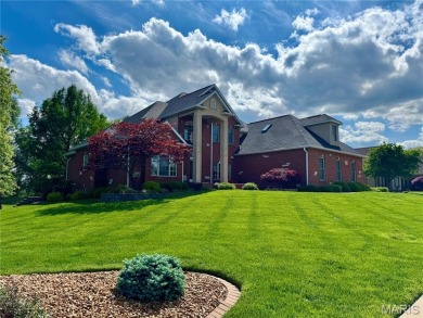 Gorgeous, Meticulously Maintained One-Owner Home on a on Far Oaks Golf Club in Illinois - for sale on GolfHomes.com, golf home, golf lot