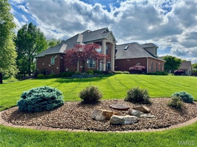 Gorgeous, Meticulously Maintained One-Owner Home on a on Far Oaks Golf Club in Illinois - for sale on GolfHomes.com, golf home, golf lot