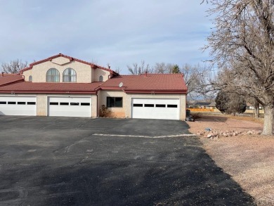 Nicely updated condo on the Pueblo West golf course in move-in on Desert Hawk At Pueblo West in Colorado - for sale on GolfHomes.com, golf home, golf lot