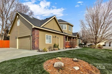 OPEN HOUSES 1/31 SAT 12-3 & 2/1 SUN 1-4 Custom-designed with on Eagle Hills Golf Course in ID - for sale on GolfHomes.com, golf home, golf lot
