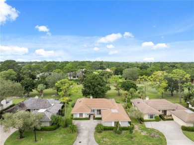 ''Golfer's Choice''! This 3BD/3BA charming home directly on on  in Florida - for sale on GolfHomes.com, golf home, golf lot