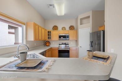 This well-maintained 2-bedroom, 2-bath home in The Highlands at on Heritage Highlands At Dove Mountain in Arizona - for sale on GolfHomes.com, golf home, golf lot