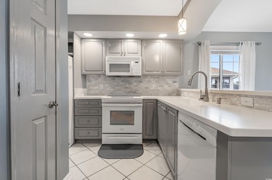 Step inside and you'll immediately feel the difference of a on The Valley At Eastport in South Carolina - for sale on GolfHomes.com, golf home, golf lot