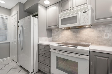 Step inside and you'll immediately feel the difference of a on The Valley At Eastport in South Carolina - for sale on GolfHomes.com, golf home, golf lot