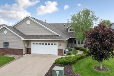 Welcome to this a meticulously maintained one-level twin home in on Eagle Trace Golfers Club in Minnesota - for sale on GolfHomes.com, golf home, golf lot