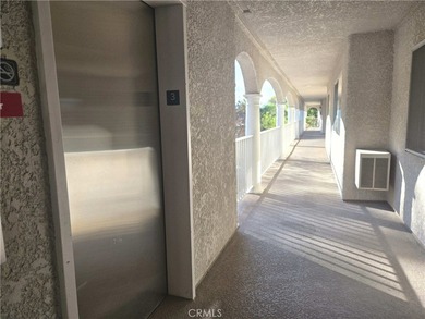 GREAT LOCATION WITH FANTASTIC VIEW!  Spacious 2 bed & 1.75 bath on Leisure Village Par 3 Golf Course in California - for sale on GolfHomes.com, golf home, golf lot