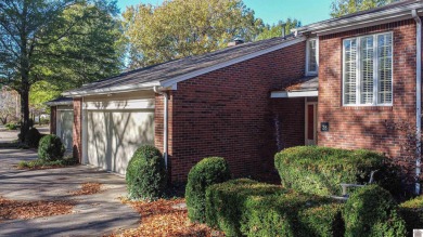 Beautiful condo on the 15th fairway of Paducah Country Club ! on Country Club of Paducah in Kentucky - for sale on GolfHomes.com, golf home, golf lot