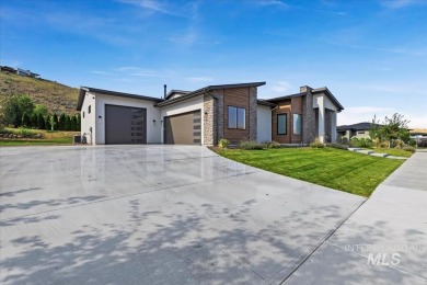 Discover the best of Boise living in this quality built modern on Quail Hollow Golf Club in Idaho - for sale on GolfHomes.com, golf home, golf lot