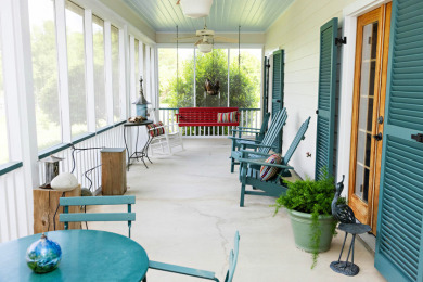 Lakeside Living at it's best on Lake Bruin on Lake Bruin Golf and Country Club in Louisiana - for sale on GolfHomes.com, golf home, golf lot