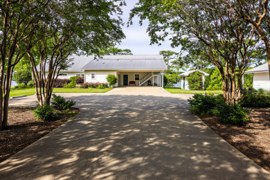 Lakeside Living at it's best on Lake Bruin on Lake Bruin Golf and Country Club in Louisiana - for sale on GolfHomes.com, golf home, golf lot