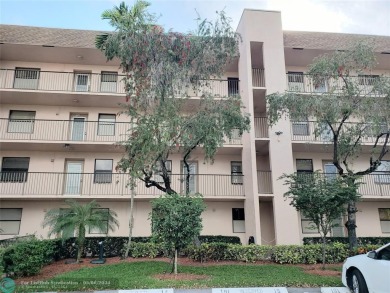 2BD 2BA 4th floor penthouse condo (Top Floor) . Brand new air on Sunrise Lakes Phase IV Golf Course in Florida - for sale on GolfHomes.com, golf home, golf lot