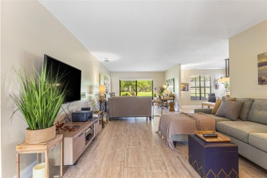 Ventura Country Club! Autumn Green Villagepletely FURNISHED on Ventura Country Club in Florida - for sale on GolfHomes.com, golf home, golf lot