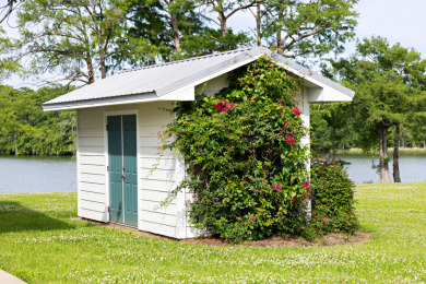 Lakeside Living at it's best on Lake Bruin on Lake Bruin Golf and Country Club in Louisiana - for sale on GolfHomes.com, golf home, golf lot