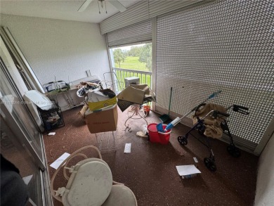 Welcome to this cozy 2-bedroom, 2-bathroom condo on the 3rd on Oriole Golf and Tennis Club in Florida - for sale on GolfHomes.com, golf home, golf lot