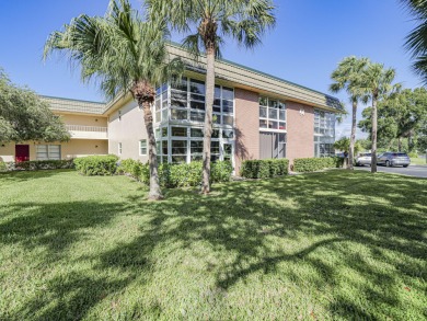 Impeccable first floor 1BR with washer and dryer in the on Vero Beach South Golf Course in Florida - for sale on GolfHomes.com, golf home, golf lot