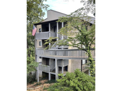 Stunning upstairs end unit Cliffside Lodge, Lakeview and Sugar on Mountain Ranch Golf Club in Arkansas - for sale on GolfHomes.com, golf home, golf lot