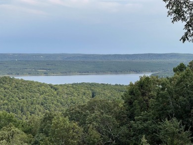 Stunning upstairs end unit Cliffside Lodge, Lakeview and Sugar on Mountain Ranch Golf Club in Arkansas - for sale on GolfHomes.com, golf home, golf lot