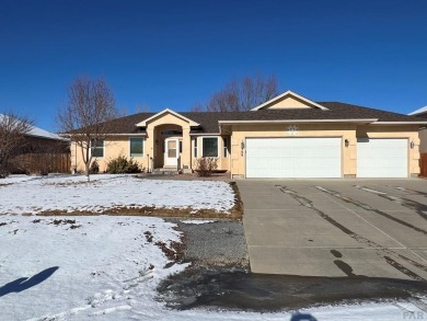 Simple living best describes this well maintained Pueblo West on Desert Hawk At Pueblo West in Colorado - for sale on GolfHomes.com, golf home, golf lot