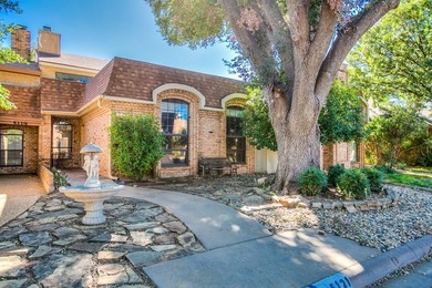 Beautiful low maintenance townhouse in Bentwood Country Club! on Bentwood Country Club in Texas - for sale on GolfHomes.com, golf home, golf lot