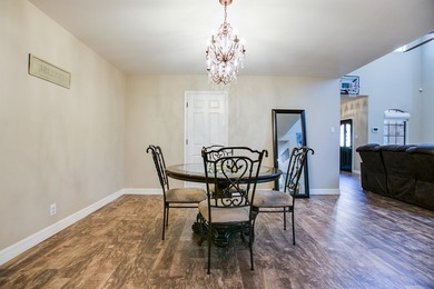 Beautiful low maintenance townhouse in Bentwood Country Club! on Bentwood Country Club in Texas - for sale on GolfHomes.com, golf home, golf lot