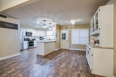 Beautiful low maintenance townhouse in Bentwood Country Club! on Bentwood Country Club in Texas - for sale on GolfHomes.com, golf home, golf lot