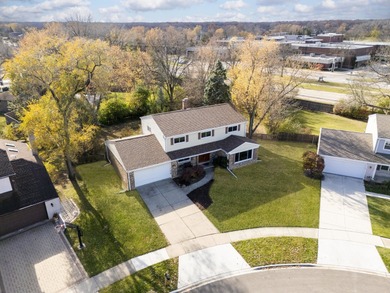 Welcome to a rare Northbrook find where the biggest, most on Sportsmans Country Club in Illinois - for sale on GolfHomes.com, golf home, golf lot