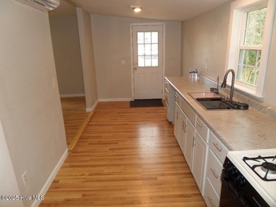 Charming Starter Home or Cozy Getaway! Welcome to this on Minnesott Golf and Country Club in North Carolina - for sale on GolfHomes.com, golf home, golf lot