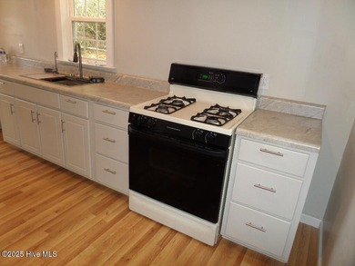 Charming Starter Home or Cozy Getaway! Welcome to this on Minnesott Golf and Country Club in North Carolina - for sale on GolfHomes.com, golf home, golf lot