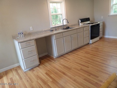 Charming Starter Home or Cozy Getaway! Welcome to this on Minnesott Golf and Country Club in North Carolina - for sale on GolfHomes.com, golf home, golf lot