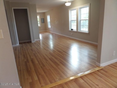 Charming Starter Home or Cozy Getaway! Welcome to this on Minnesott Golf and Country Club in North Carolina - for sale on GolfHomes.com, golf home, golf lot