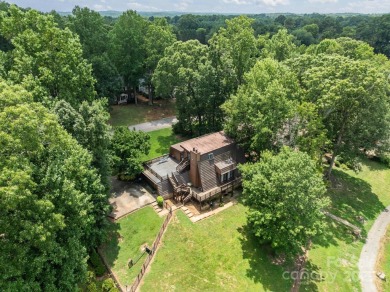 Beautiful 3BR, 3.5BA home with over 4,000 sq ft of living and on Corbin Hills Golf Club in North Carolina - for sale on GolfHomes.com, golf home, golf lot