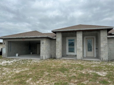 Under Construction. New Construction, under construction. Step on Pinemoor West Golf Club in Florida - for sale on GolfHomes.com, golf home, golf lot