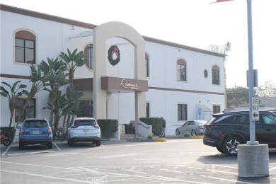 Mutual 1-20B is a lovely north facing unit on a gorgeous large on Leisure World Seal Beach Golf Course in California - for sale on GolfHomes.com, golf home, golf lot