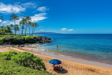 Beachfront estate on the famed Ulua Beach in Wailea with endless on Wailea Golf Club in Hawaii - for sale on GolfHomes.com, golf home, golf lot