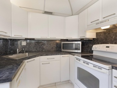 Welcome to this charming 1st floor 2/2 bedroom condo in the on Kings Point Golf -Flanders Way in Florida - for sale on GolfHomes.com, golf home, golf lot