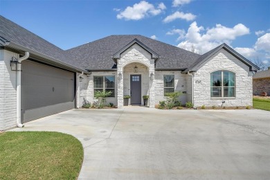 Gorgeous and better than new 4-bedroom, 3-full baths home on Pecan Plantation Country Club in Texas - for sale on GolfHomes.com, golf home, golf lot