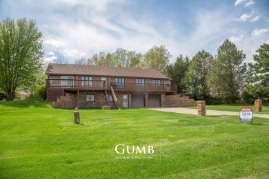 Located in the quiet golf course community just 1.4 miles from on Calamus Golf Course in Nebraska - for sale on GolfHomes.com, golf home, golf lot