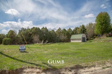 Located in the quiet golf course community just 1.4 miles from on Calamus Golf Course in Nebraska - for sale on GolfHomes.com, golf home, golf lot