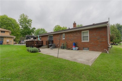 Welcome to this charming all brick ranch, nestled on a little on Mud Run Golf Course in Ohio - for sale on GolfHomes.com, golf home, golf lot