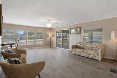 Welcome to this charming and refreshed 2-bedroom, 2-bathroom on Brookridge Country Club in Florida - for sale on GolfHomes.com, golf home, golf lot